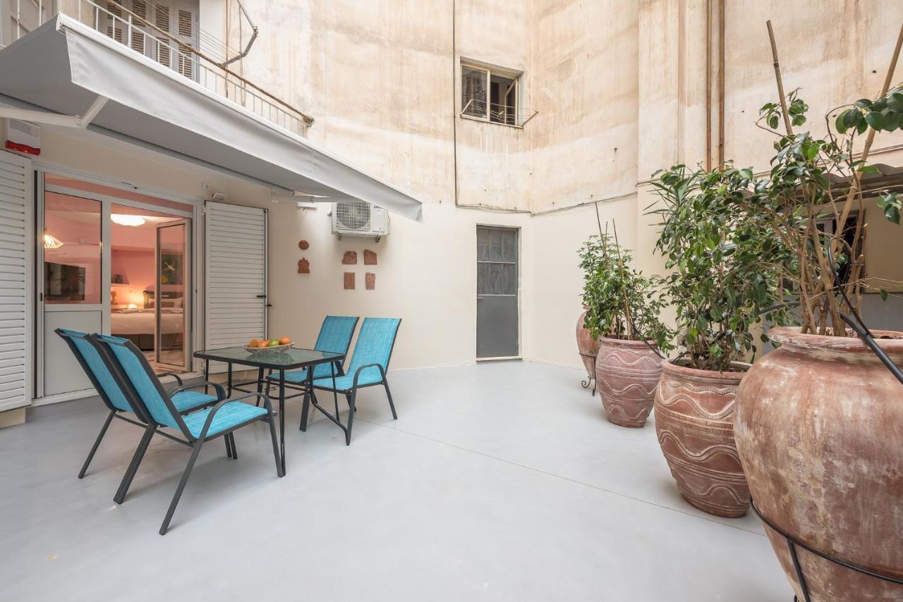 The Courtyard Oasis Apartment Atena Exterior foto
