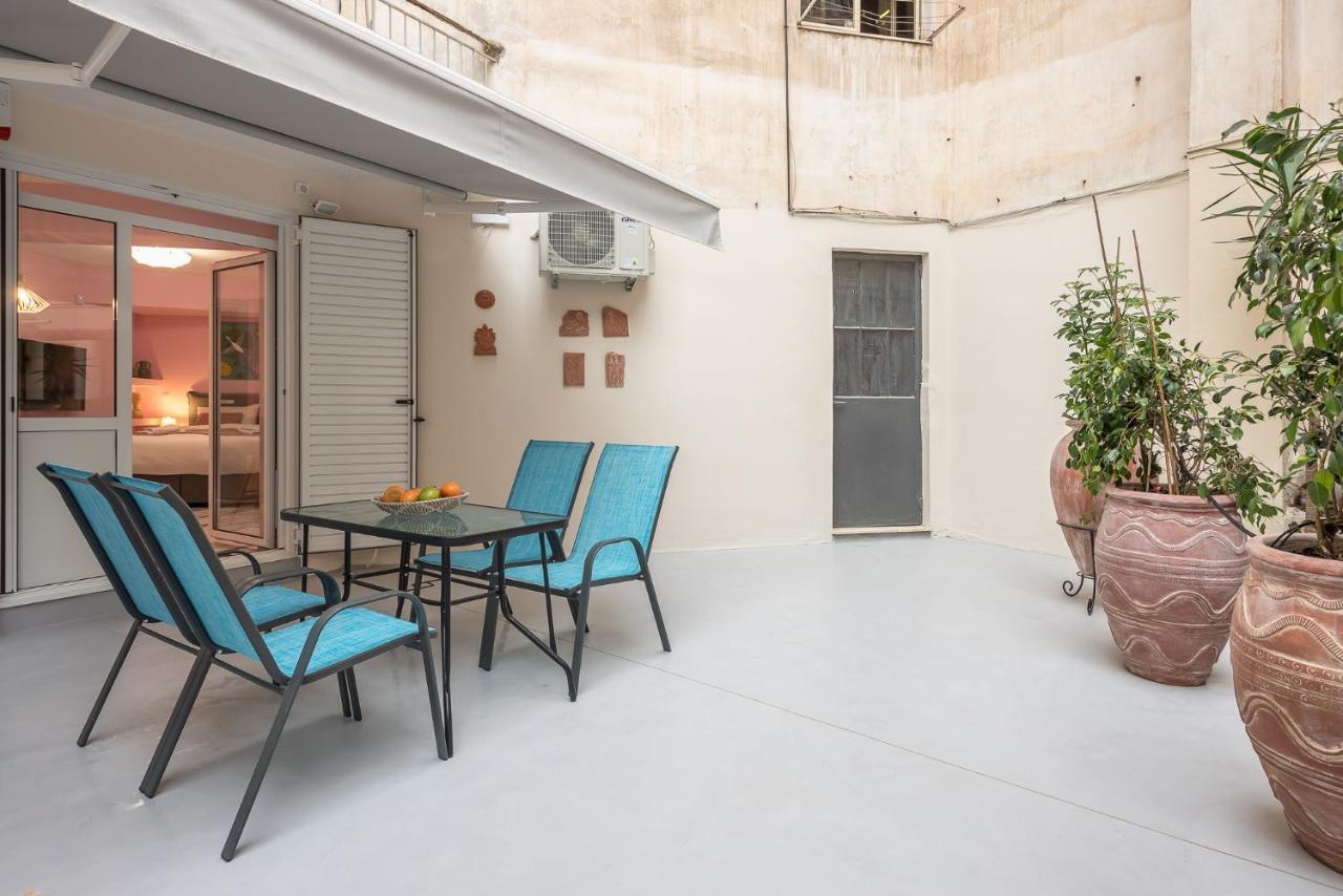 The Courtyard Oasis Apartment Atena Exterior foto