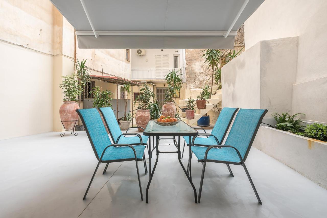 The Courtyard Oasis Apartment Atena Exterior foto