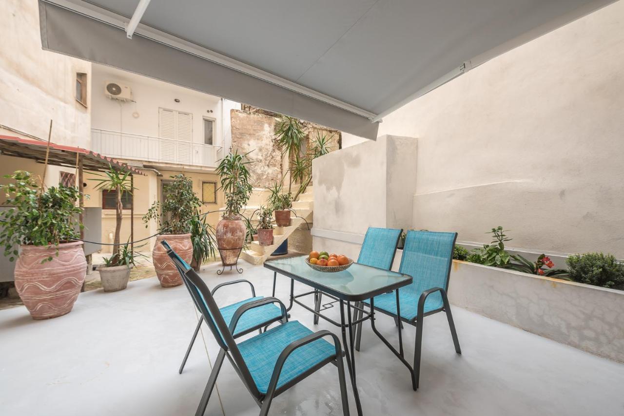 The Courtyard Oasis Apartment Atena Exterior foto