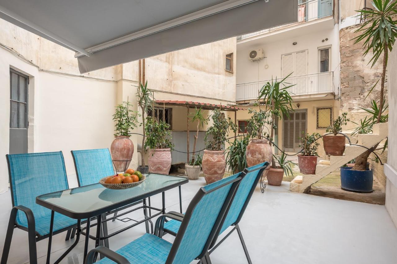 The Courtyard Oasis Apartment Atena Exterior foto